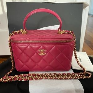 Chanel Vanity with chain Top Handle *NEW*